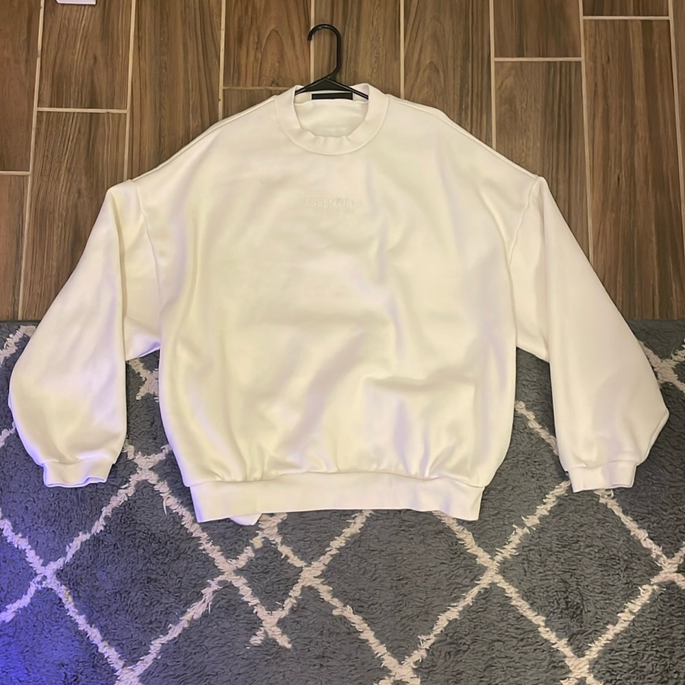 “cloud chaser” essential fear of god crew neck